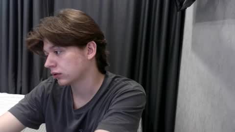 ausxuw online show from October 21, 10:32 pm