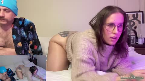 Snapshot of autumncabinfever chatting on February 2, 9:45 pm Autumn Cabin Fever online show from February 2, 9:45 pm