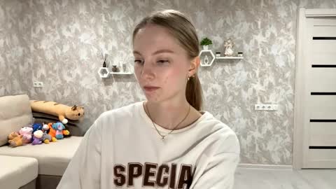 Annie online show from October 8, 3:20 pm