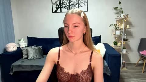 Annie online show from October 15, 3:01 pm