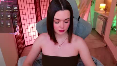 Ava online show from January 11, 2:00 pm