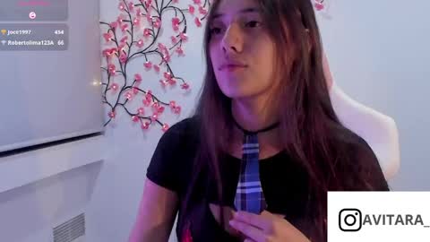 Snapshot of ava_broown chatting on May 15, 11:12 pm online show from May 15, 11:12 pm