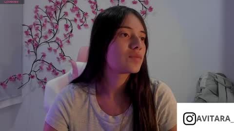 Snapshot of ava_broown chatting on June 10, 12:22 am online show from June 10, 12:22 am