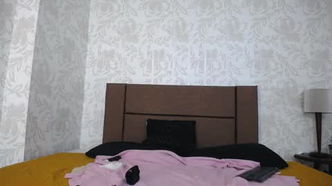 Snapshot of ava_raye chatting on April 20, 7:04 pm Ava online show from April 20, 7:04 pm
