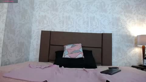 Snapshot of ava_raye chatting on May 27, 1:57 am Ava online show from May 27, 1:57 am