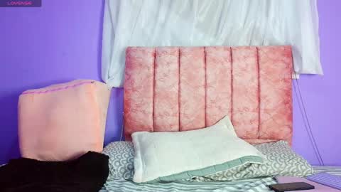 Snapshot of ava_raye chatting on June 8, 5:57 pm Ava online show from June 8, 5:57 pm