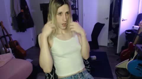 Ava online show from February 22, 4:24 am