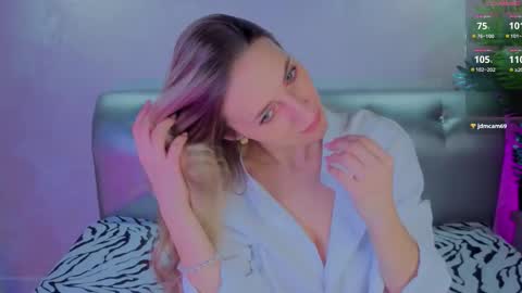 Ava online show from February 4, 8:42 am