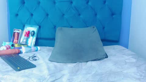 Snapshot of avalericherrycm101 chatting on October 1, 12:27 am avalericherrycm101 online show from October 1, 12:27 am