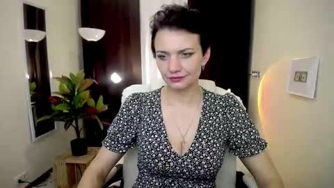 avasaturnian online show from October 9, 12:25 pm