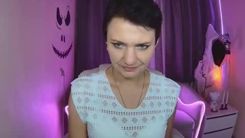 avasaturnian online show from October 26, 1:28 pm