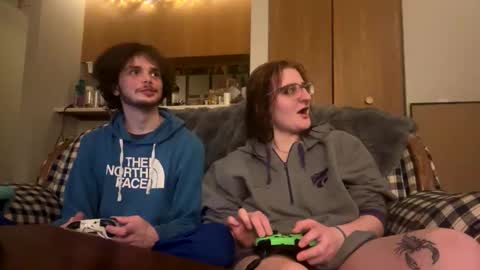 avastoner420 online show from April 4, 4:44 am