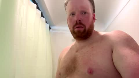 Snapshot of averagedan90 chatting on October 16, 3:13 pm Dan online show from October 16, 3:13 pm