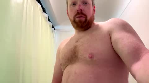 Snapshot of averagedan90 chatting on February 16, 12:18 am Dan online show from February 16, 12:18 am