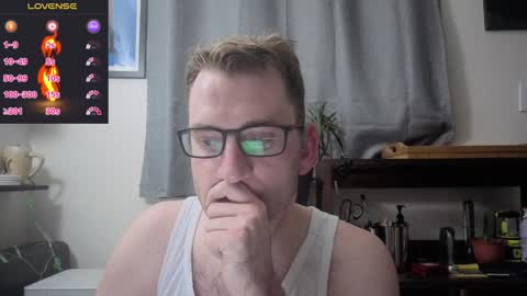 Snapshot of averagepenisalex chatting on January 12, 11:37 am averagepenisalex online show from January 12, 11:37 am