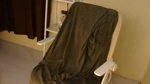 Snapshot of averageuncut1 chatting on October 22, 3:23 pm Rhian online show from October 22, 3:23 pm