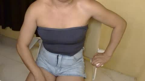 Snapshot of averageuncut1 chatting on October 28, 5:37 pm Rhian online show from October 28, 5:37 pm