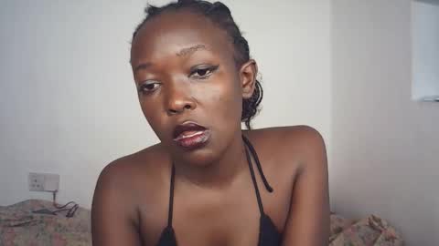 Snapshot of averrine chatting on March 25, 8:53 am averrine online show from March 25, 8:53 am