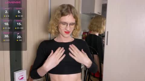 Alex online show from December 16, 9:31 pm