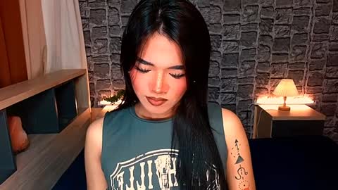 Snapshot of avery_hunt chatting on December 25, 5:37 am Avery online show from December 25, 5:37 am