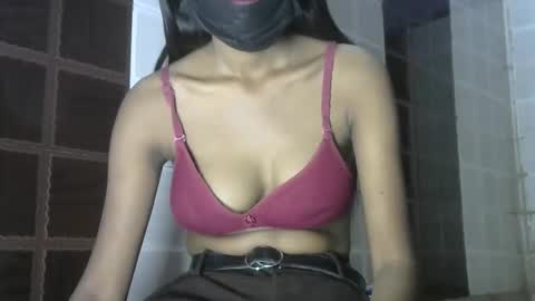 Snapshot of avery_lust01 chatting on April 2, 5:27 am avery_lust01 online show from April 2, 5:27 am