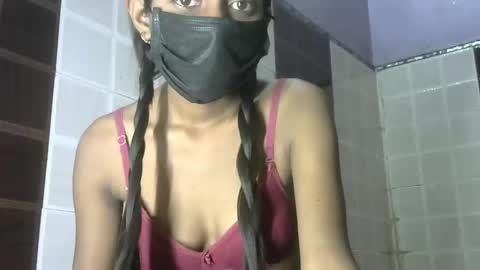 Snapshot of avery_lust01 chatting on April 14, 5:35 am avery_lust01 online show from April 14, 5:35 am