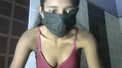 Snapshot of avery_lust01 chatting on April 27, 5:49 am avery_lust01 online show from April 27, 5:49 am