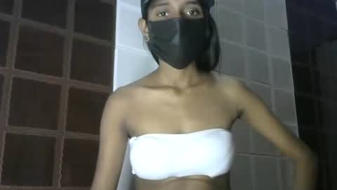 Snapshot of avery_lust01 chatting on May 13, 7:06 am avery_lust01 online show from May 13, 7:06 am