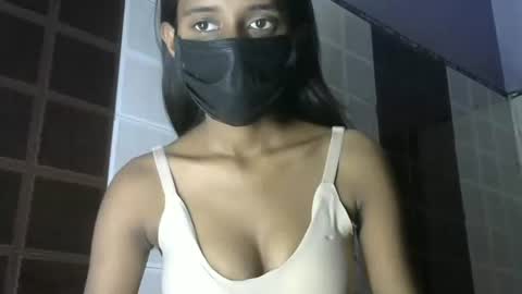 Snapshot of avery_lust01 chatting on May 19, 10:43 am avery_lust01 online show from May 19, 10:43 am