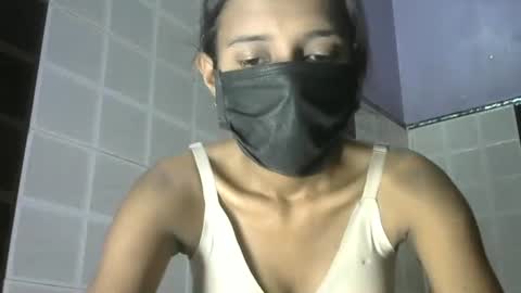 Snapshot of avery_lust01 chatting on May 20, 5:02 am avery_lust01 online show from May 20, 5:02 am