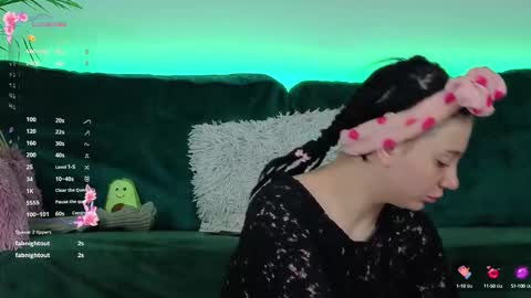 AveryWillow online show from September 29, 3:00 am