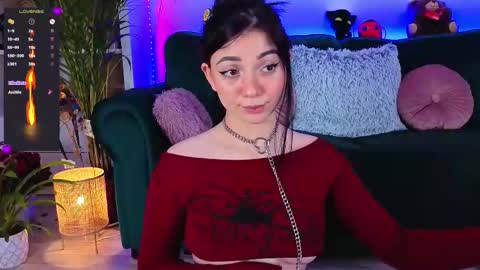 Snapshot of averywillow chatting on March 15, 12:16 am AveryWillow online show from March 15, 12:16 am