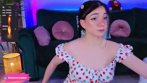 Snapshot of averywillow chatting on March 20, 12:04 am AveryWillow online show from March 20, 12:04 am