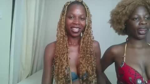 Snapshot of avian_babe chatting on December 14, 11:53 pm Avian online show from December 14, 11:53 pm