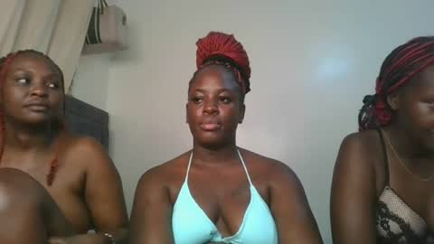 Snapshot of avian_babe1 chatting on June 14, 2:24 am avian_babe1 online show from June 14, 2:24 am