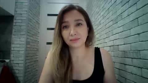 Snapshot of avinelra chatting on March 27, 3:56 pm avinelra online show from March 27, 3:56 pm