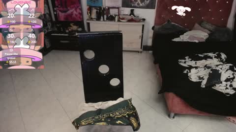 Snapshot of avril2809 chatting on December 2, 2:53 am Abril online show from December 2, 2:53 am