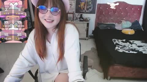 Snapshot of avril2809 chatting on February 7, 4:27 am Abril online show from February 7, 4:27 am