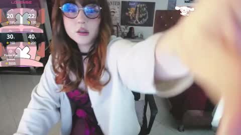 Snapshot of avril2809 chatting on February 16, 2:53 am Abril online show from February 16, 2:53 am