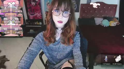 Snapshot of avril2809 chatting on February 17, 1:15 am Abril online show from February 17, 1:15 am