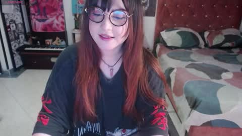 Snapshot of avril2809 chatting on October 8, 1:58 am Abril online show from October 8, 1:58 am