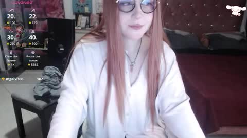 Snapshot of avril2809 chatting on November 23, 3:06 am Abril online show from November 23, 3:06 am