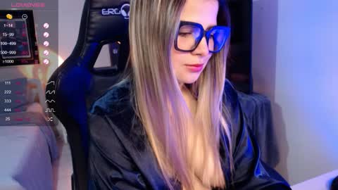 Avrill Morgan online show from October 13, 3:34 pm