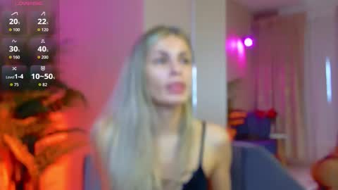 Snapshot of avrillcyrux chatting on October 27, 7:45 am AVRILL CYRUX online show from October 27, 7:45 am