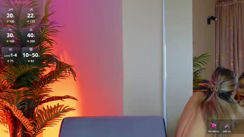 Snapshot of avrillcyrux chatting on November 14, 8:02 am AVRILL CYRUX online show from November 14, 8:02 am