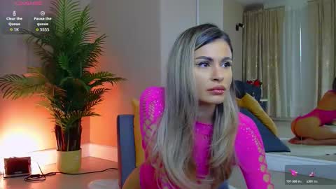 AVRILL CYRUX online show from February 27, 8:14 am