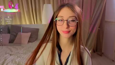 Avril online show from February 6, 8:23 pm