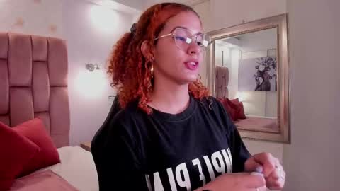 Snapshot of avrilwayne chatting on November 22, 12:04 pm Avril online show from November 22, 12:04 pm