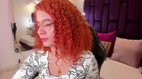 Snapshot of avrilwayne chatting on November 26, 11:44 am Avril online show from November 26, 11:44 am