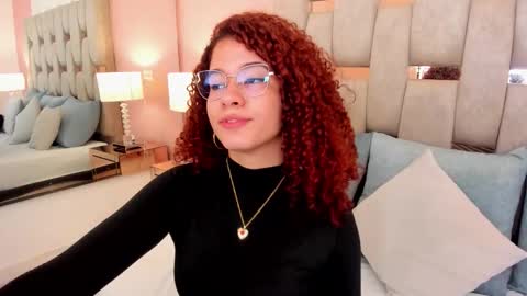 Avril  online show from January 11, 12:54 pm